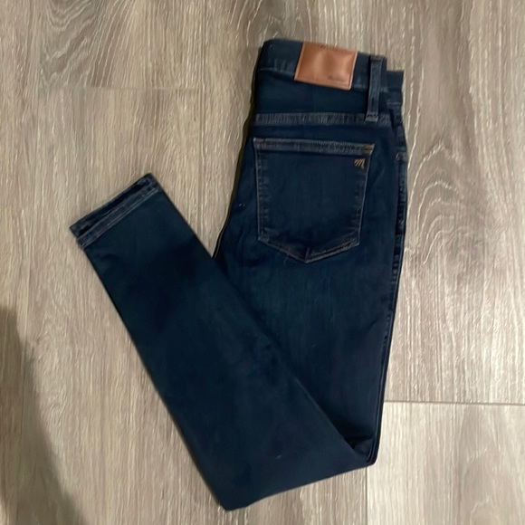 Madewell Dark Wash Skinny Jeans - Picture 1 of 4